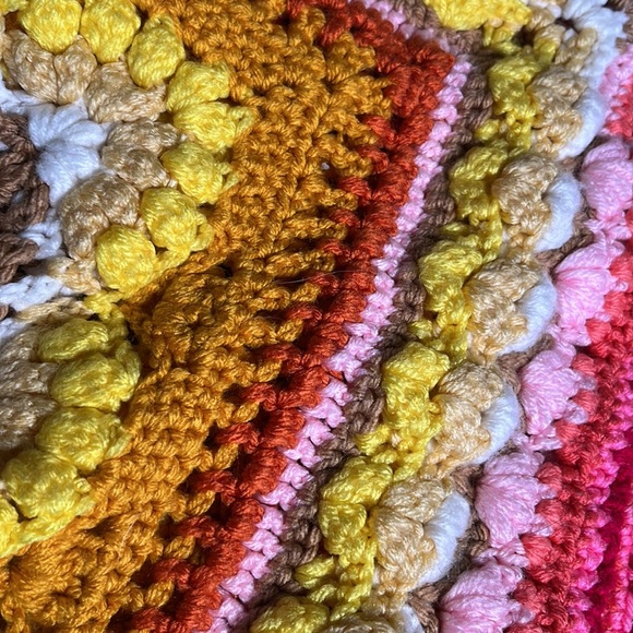 Handmade crochet square blanket - Picture 2 of 4